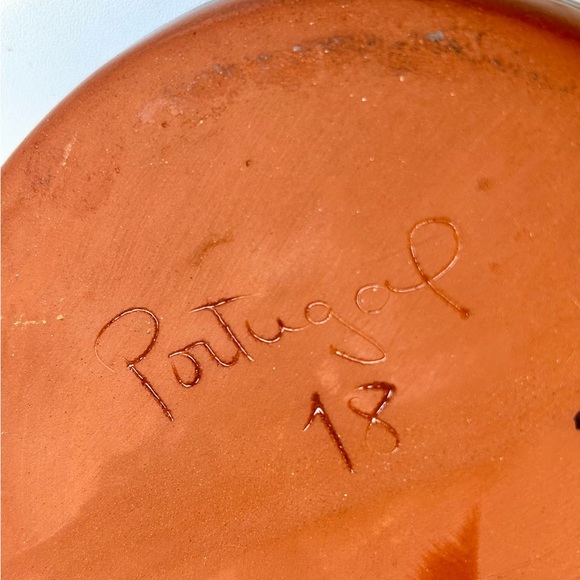 Vintage Redware pottery pitcher vase. Blue with floral design. Made in Portugal - Picture 9 of 9